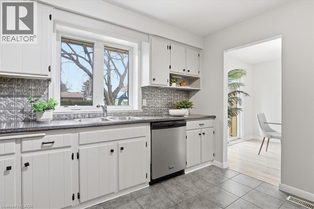 105 White Pine Crescent, Waterloo, Ontario  N2V 1B3 - Photo 13 - 40808777