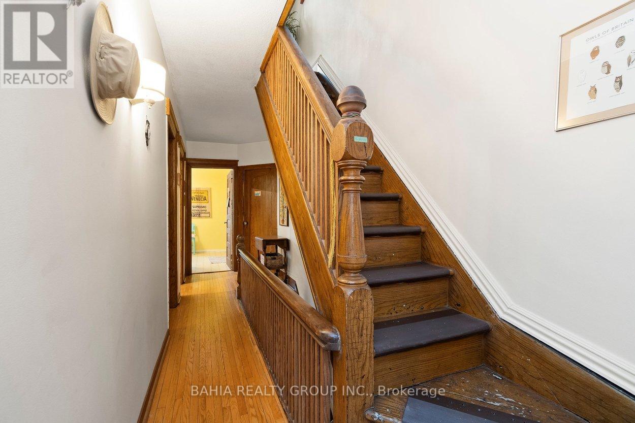 55 Parkway Avenue, Toronto, Ontario  M6R 1T6 - Photo 27 - W12908086