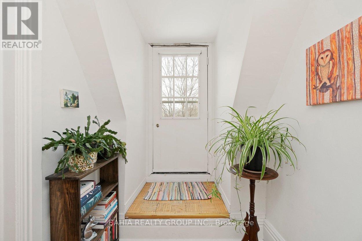 55 Parkway Avenue, Toronto, Ontario  M6R 1T6 - Photo 29 - W12908086