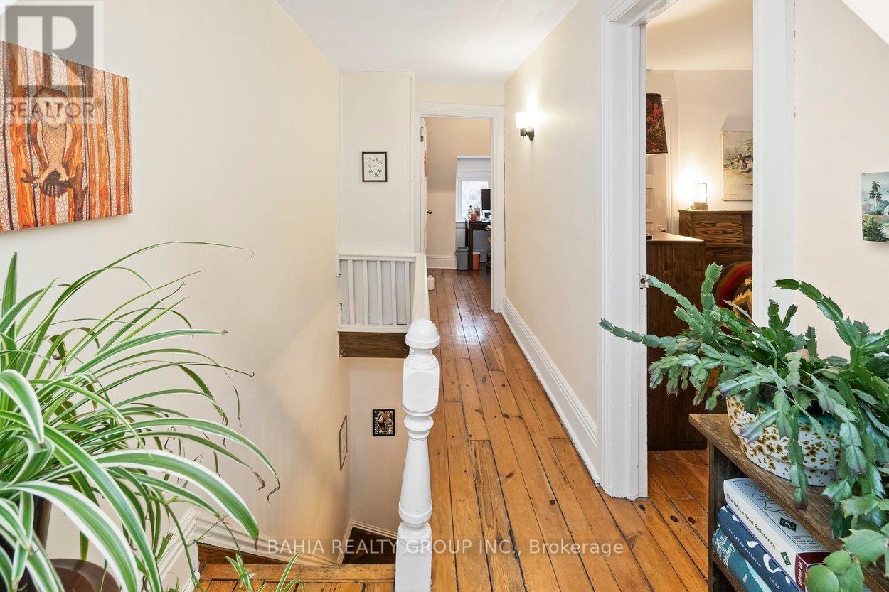 55 Parkway Avenue, Toronto, Ontario  M6R 1T6 - Photo 34 - W12908086