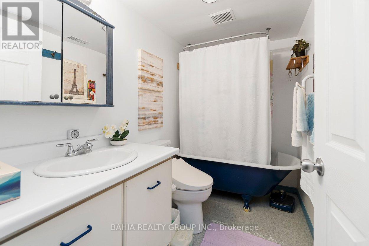 55 Parkway Avenue, Toronto, Ontario  M6R 1T6 - Photo 42 - W12908086