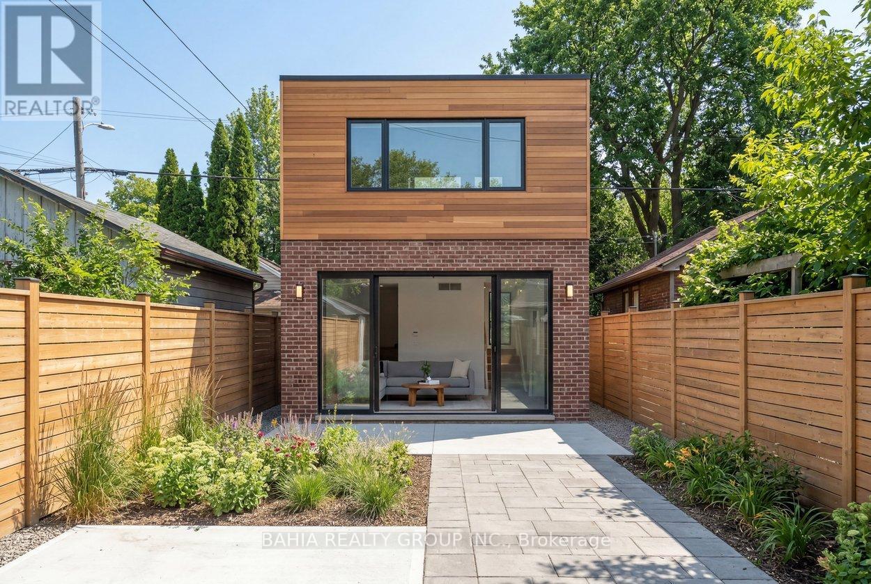 55 Parkway Avenue, Toronto, Ontario  M6R 1T6 - Photo 46 - W12908086