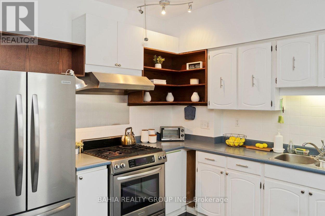 55 Parkway Avenue, Toronto, Ontario  M6R 1T6 - Photo 47 - W12908086