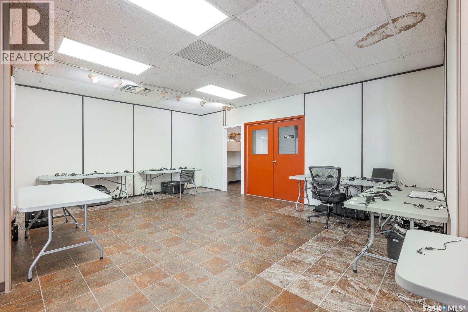 1743 Mcara Street, Regina, Saskatchewan  S4N 6H5 - Photo 4 - SK031020