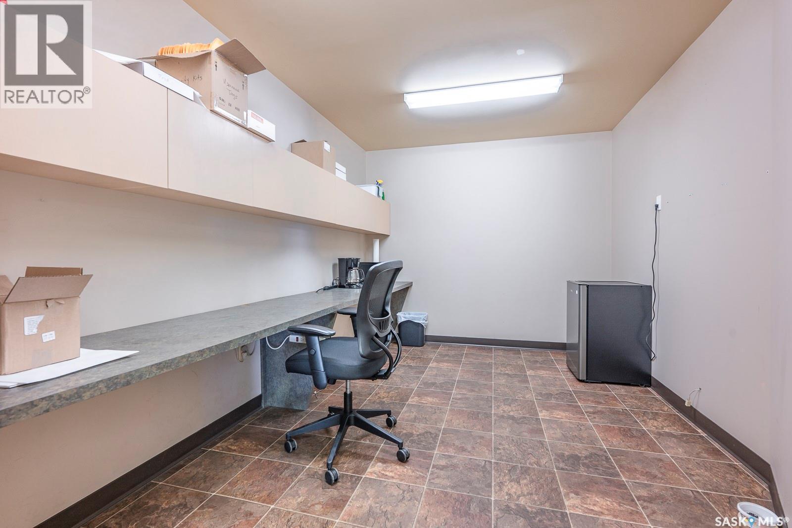 1743 Mcara Street, Regina, Saskatchewan  S4N 6H5 - Photo 7 - SK031020