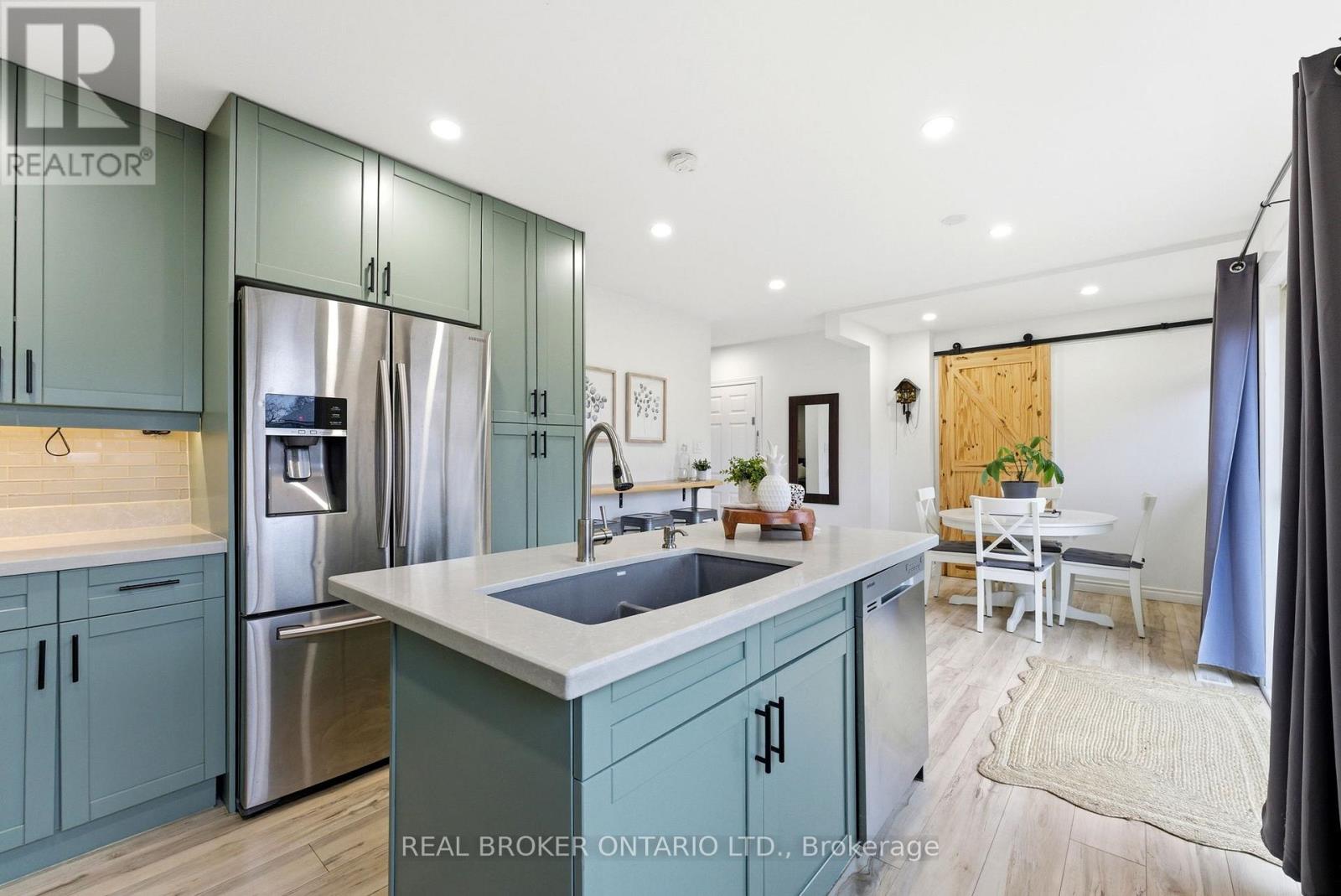 300 Stonybrook Drive, Kitchener, Ontario  N2M 4M2 - Photo 11 - X12908030