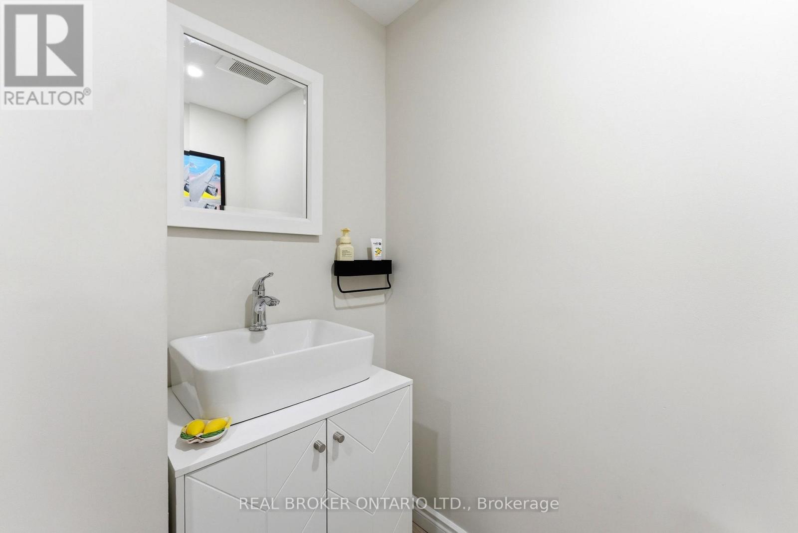 300 Stonybrook Drive, Kitchener, Ontario  N2M 4M2 - Photo 20 - X12908030