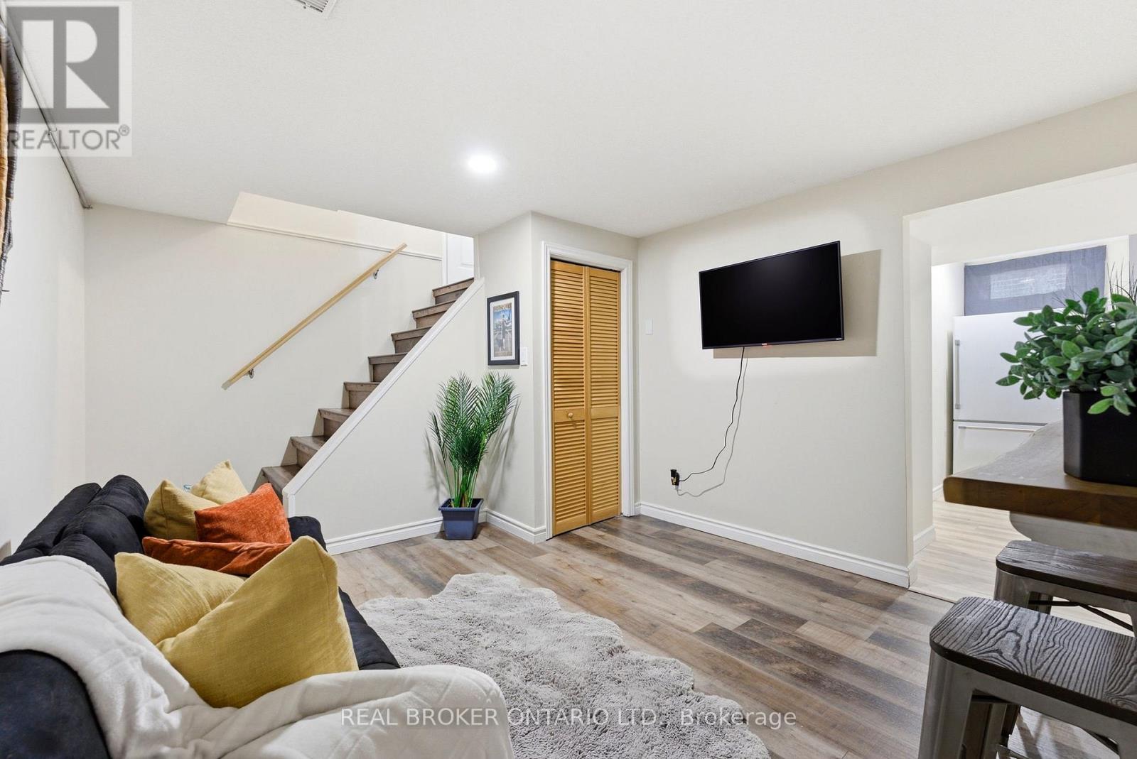 300 Stonybrook Drive, Kitchener, Ontario  N2M 4M2 - Photo 25 - X12908030