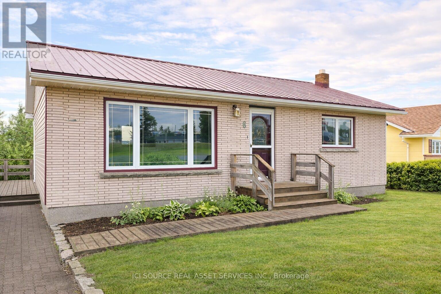 6 MACDONALD AVENUE, Terrace Bay, Ontario