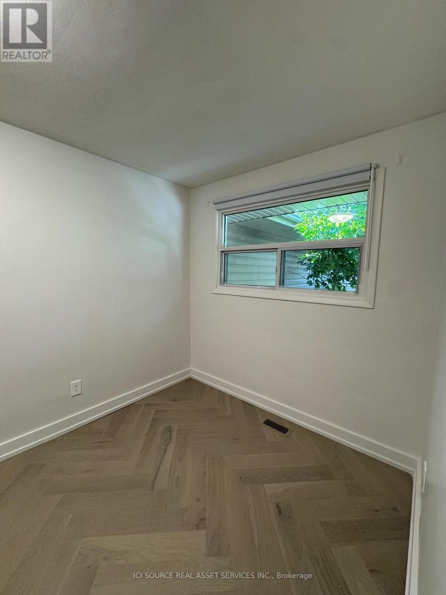 10 - 914 Mohawk Road E, Hamilton, Ontario  L8T 2R8 - Photo 17 - X12908052