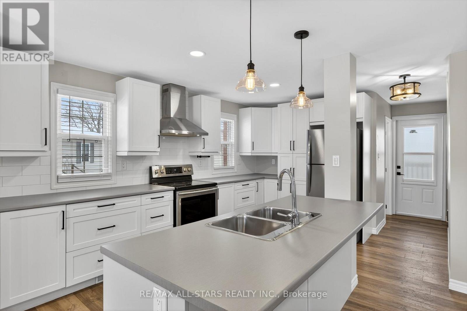 480 Harden Crescent, Cobourg, Ontario  K9A 1Z9 - Photo 3 - X12908136