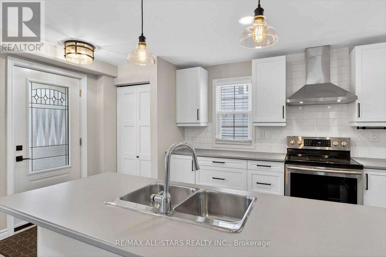 480 Harden Crescent, Cobourg, Ontario  K9A 1Z9 - Photo 4 - X12908136