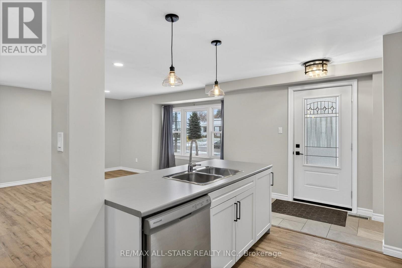 480 Harden Crescent, Cobourg, Ontario  K9A 1Z9 - Photo 7 - X12908136