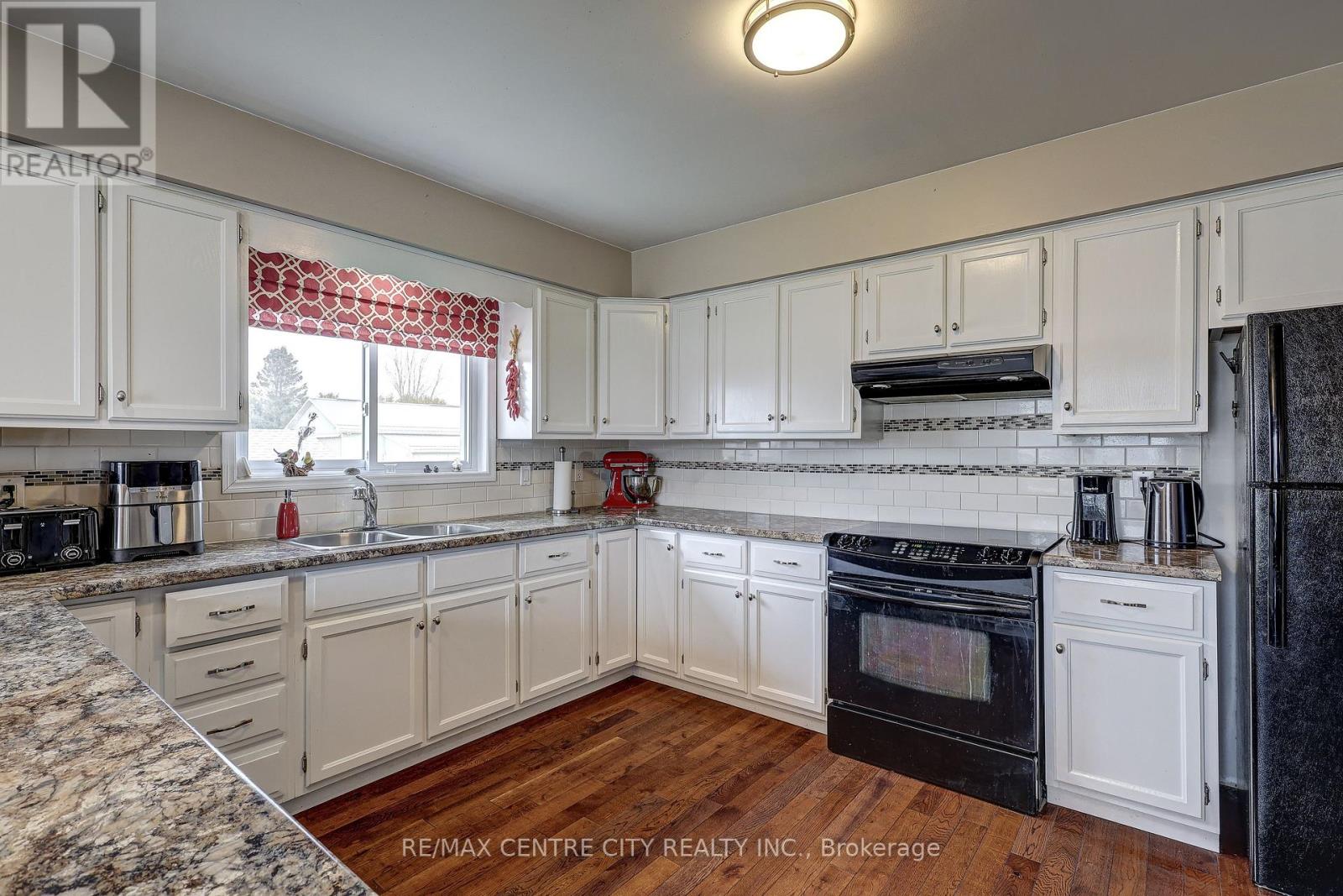 312306 Dereham Line, South-West Oxford, Ontario  N4G 4G8 - Photo 9 - X12908140