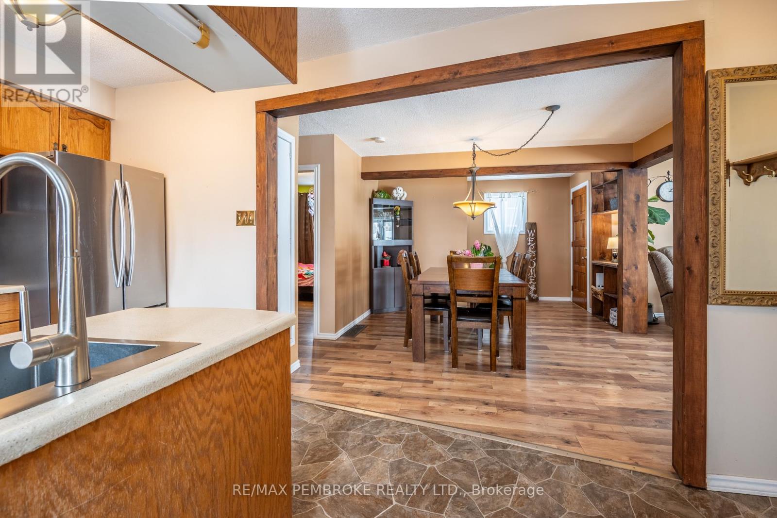 48 Selkirk Street, Petawawa, Ontario  K8H 1P2 - Photo 13 - X12908128