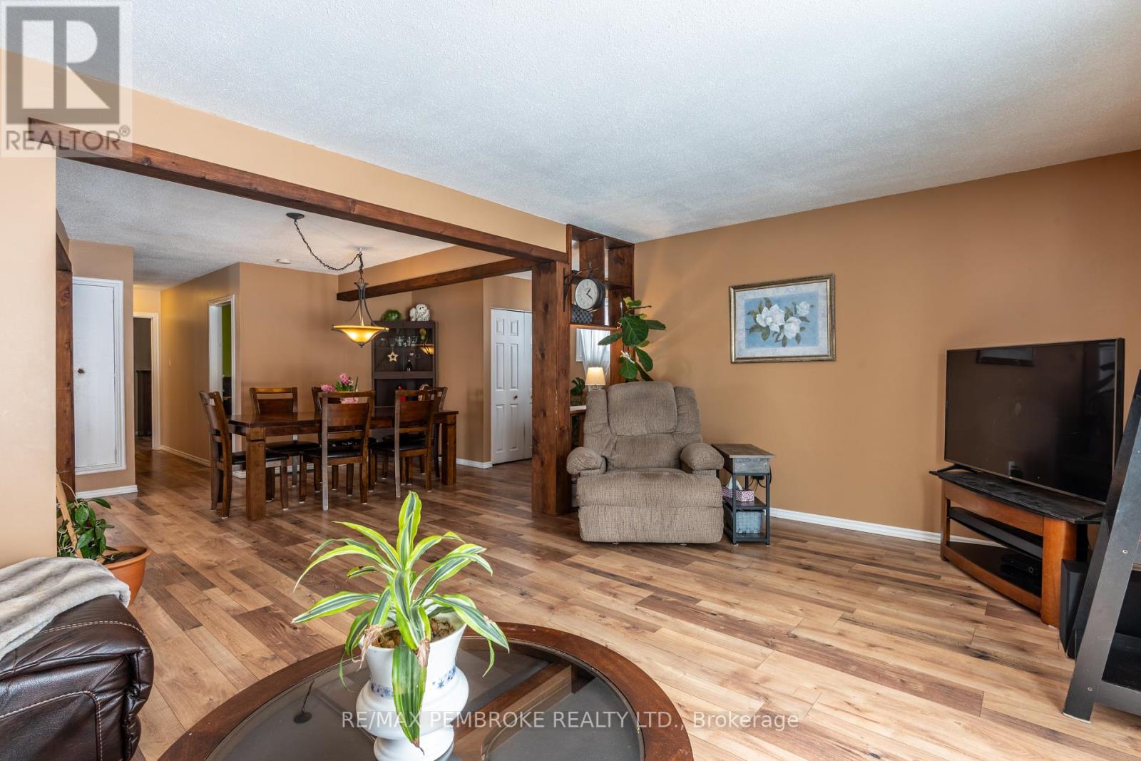 48 Selkirk Street, Petawawa, Ontario  K8H 1P2 - Photo 19 - X12908128