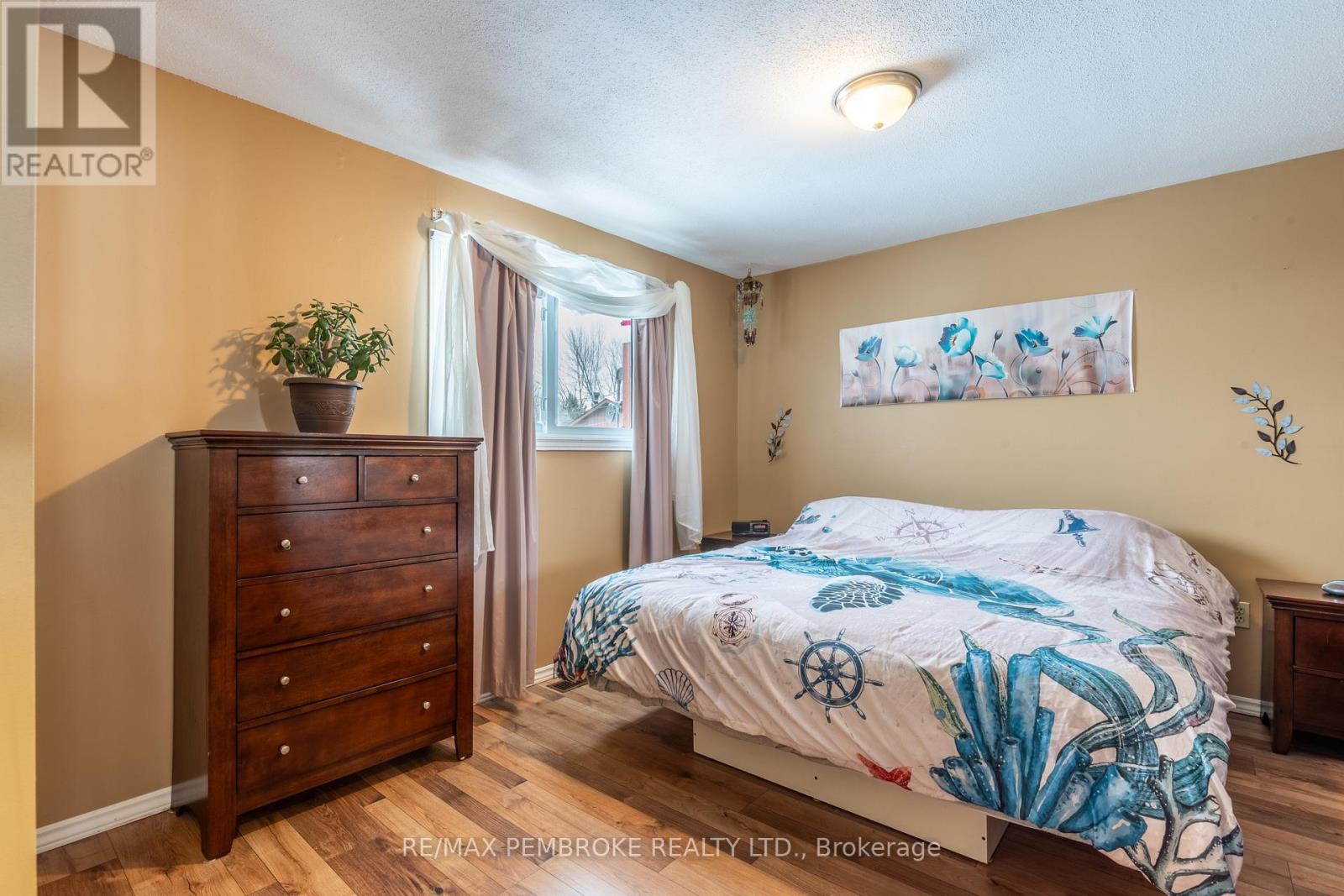 48 Selkirk Street, Petawawa, Ontario  K8H 1P2 - Photo 25 - X12908128