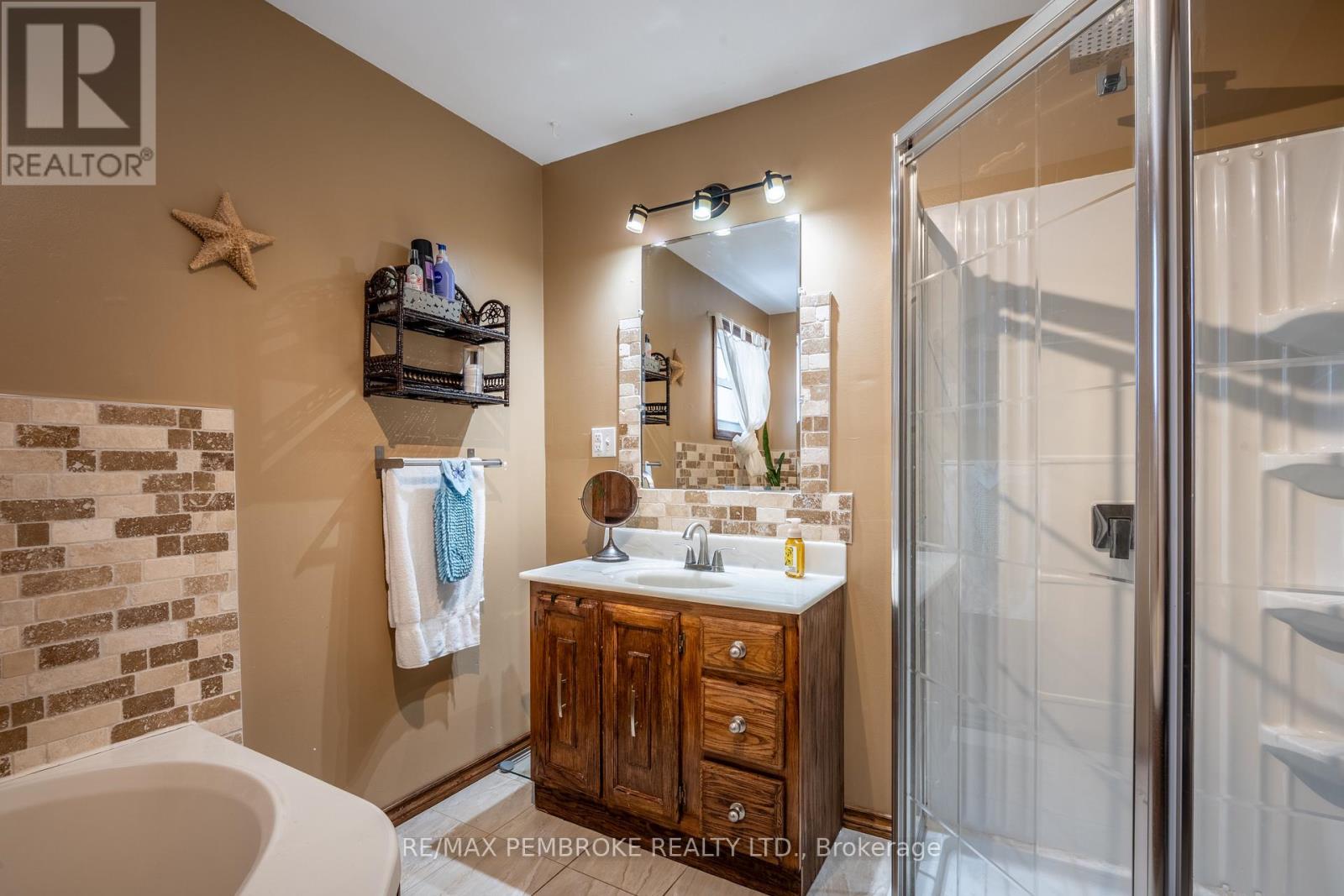 48 Selkirk Street, Petawawa, Ontario  K8H 1P2 - Photo 28 - X12908128