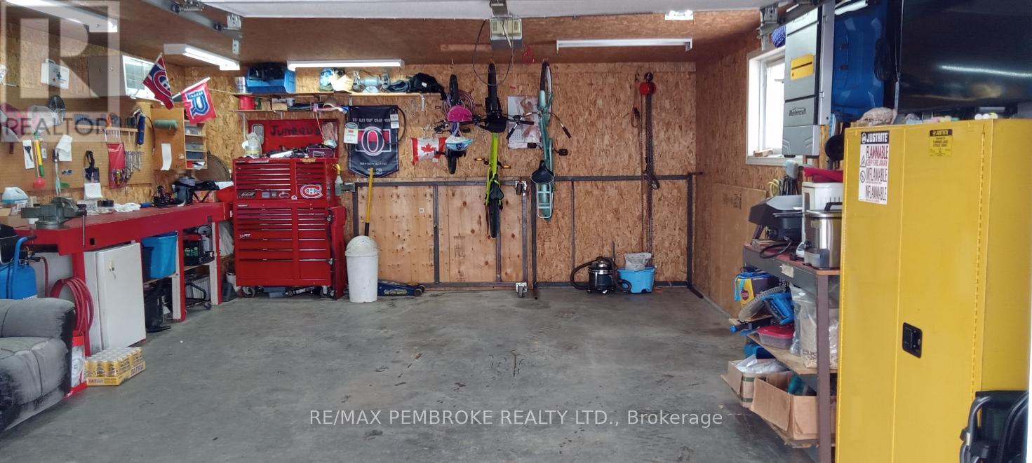 48 Selkirk Street, Petawawa, Ontario  K8H 1P2 - Photo 43 - X12908128