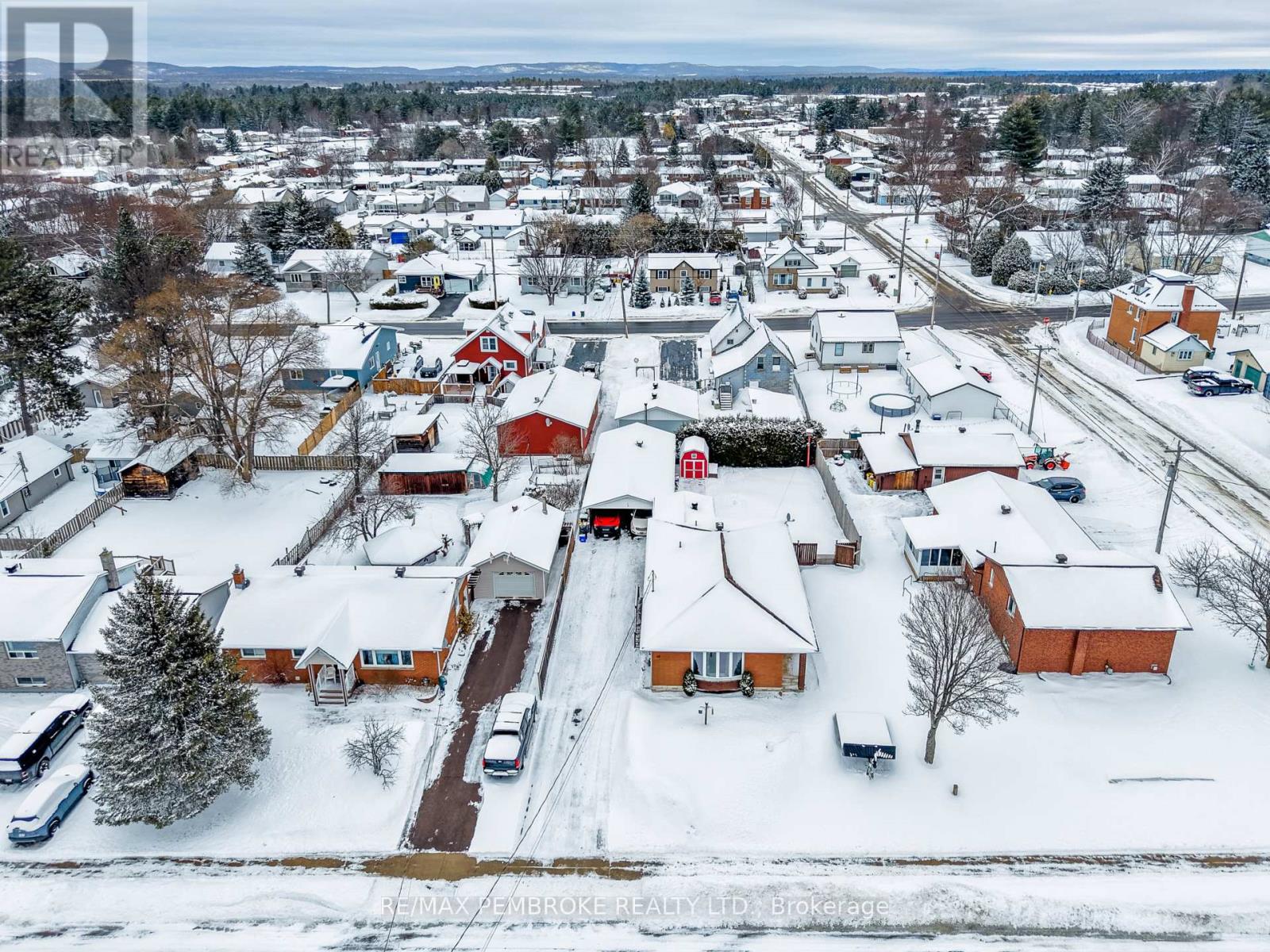 48 Selkirk Street, Petawawa, Ontario  K8H 1P2 - Photo 46 - X12908128