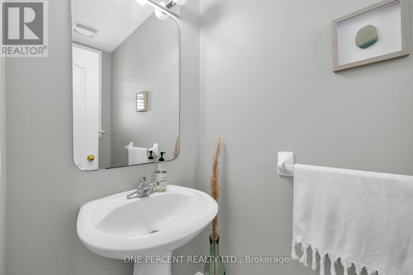 411 Cache Bay Crescent, Ottawa, Ontario  K1T 4H3 - Photo 6 - X12908148