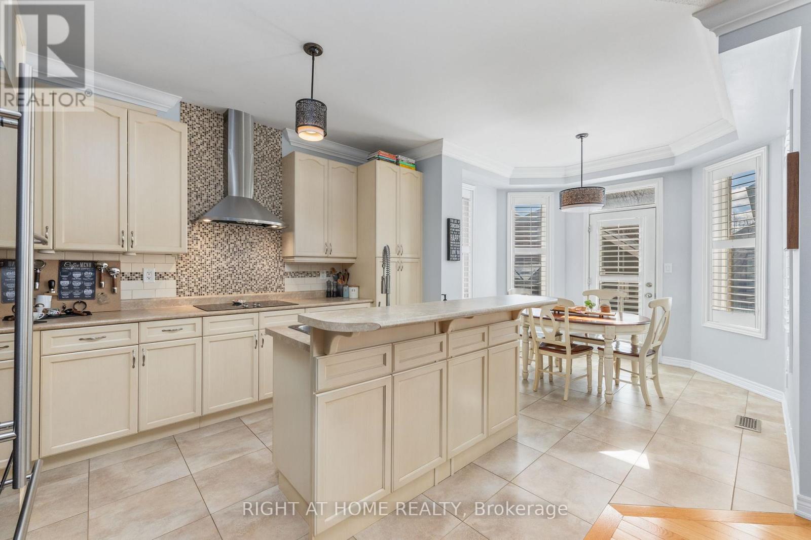 2230 Kwinter Road, Oakville, Ontario  L6M 0G1 - Photo 15 - W12881834