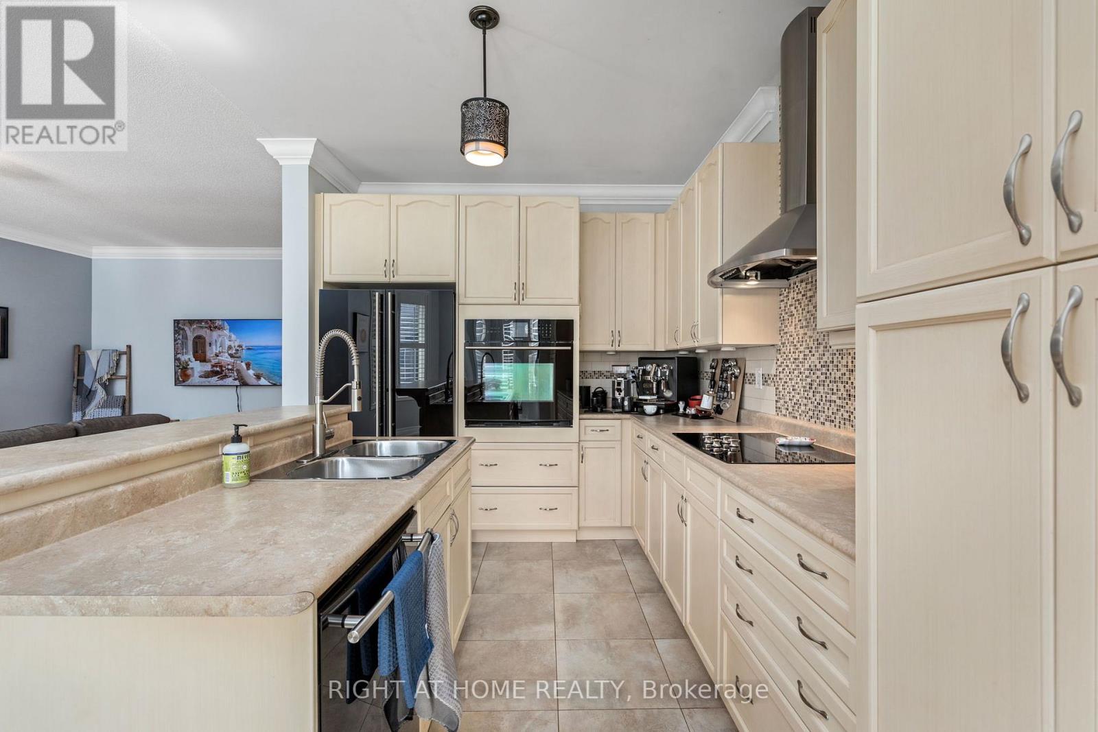 2230 Kwinter Road, Oakville, Ontario  L6M 0G1 - Photo 18 - W12881834