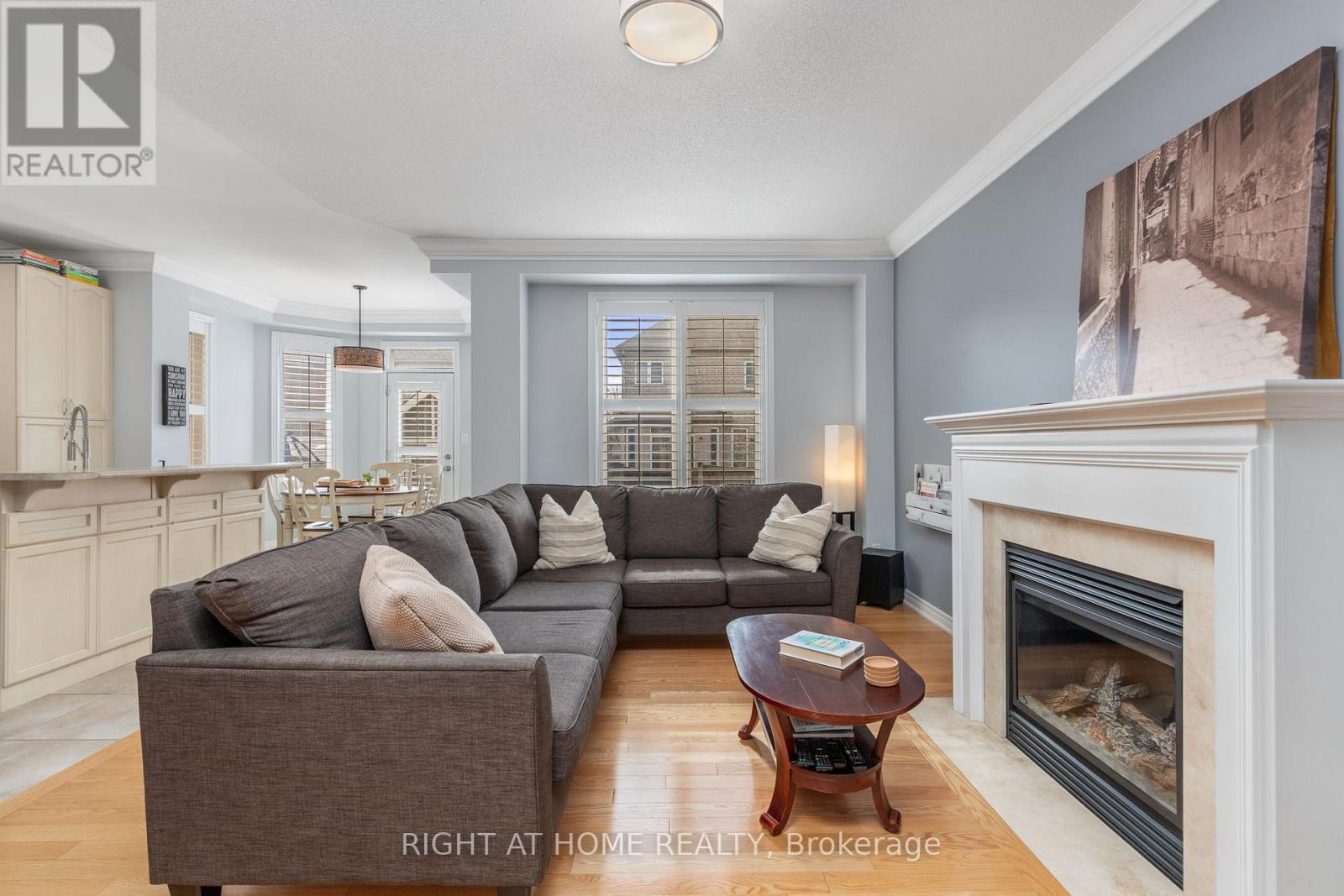 2230 Kwinter Road, Oakville, Ontario  L6M 0G1 - Photo 10 - W12881834