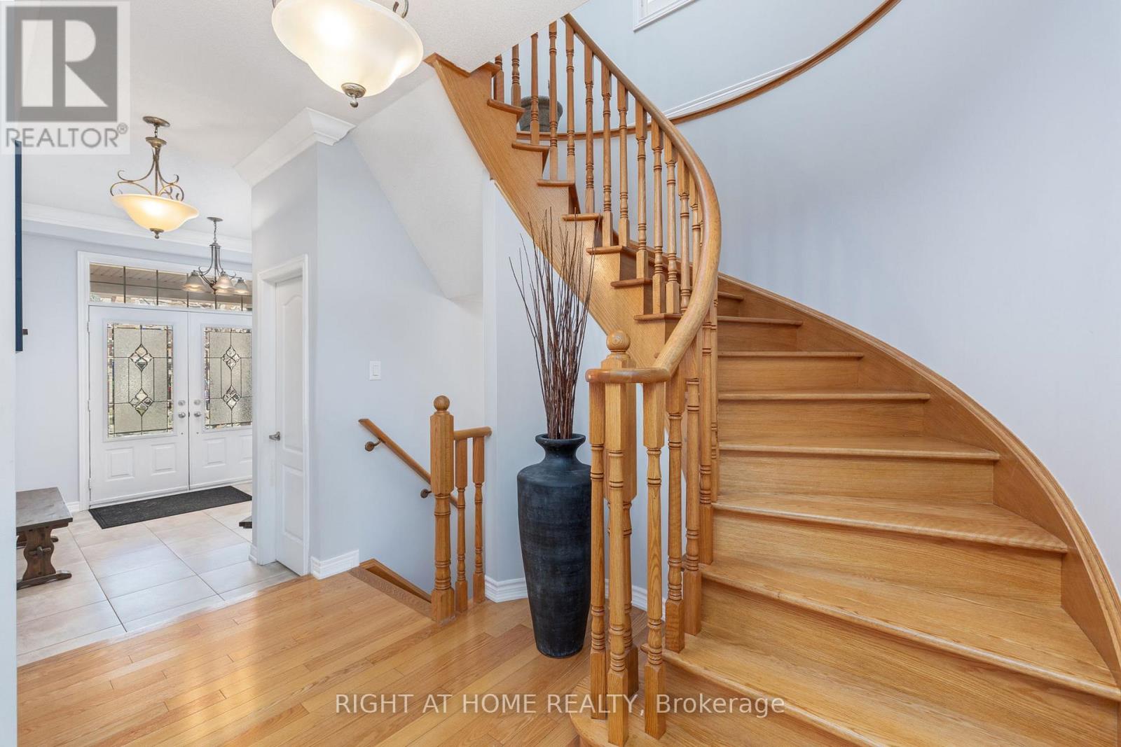 2230 Kwinter Road, Oakville, Ontario  L6M 0G1 - Photo 21 - W12881834