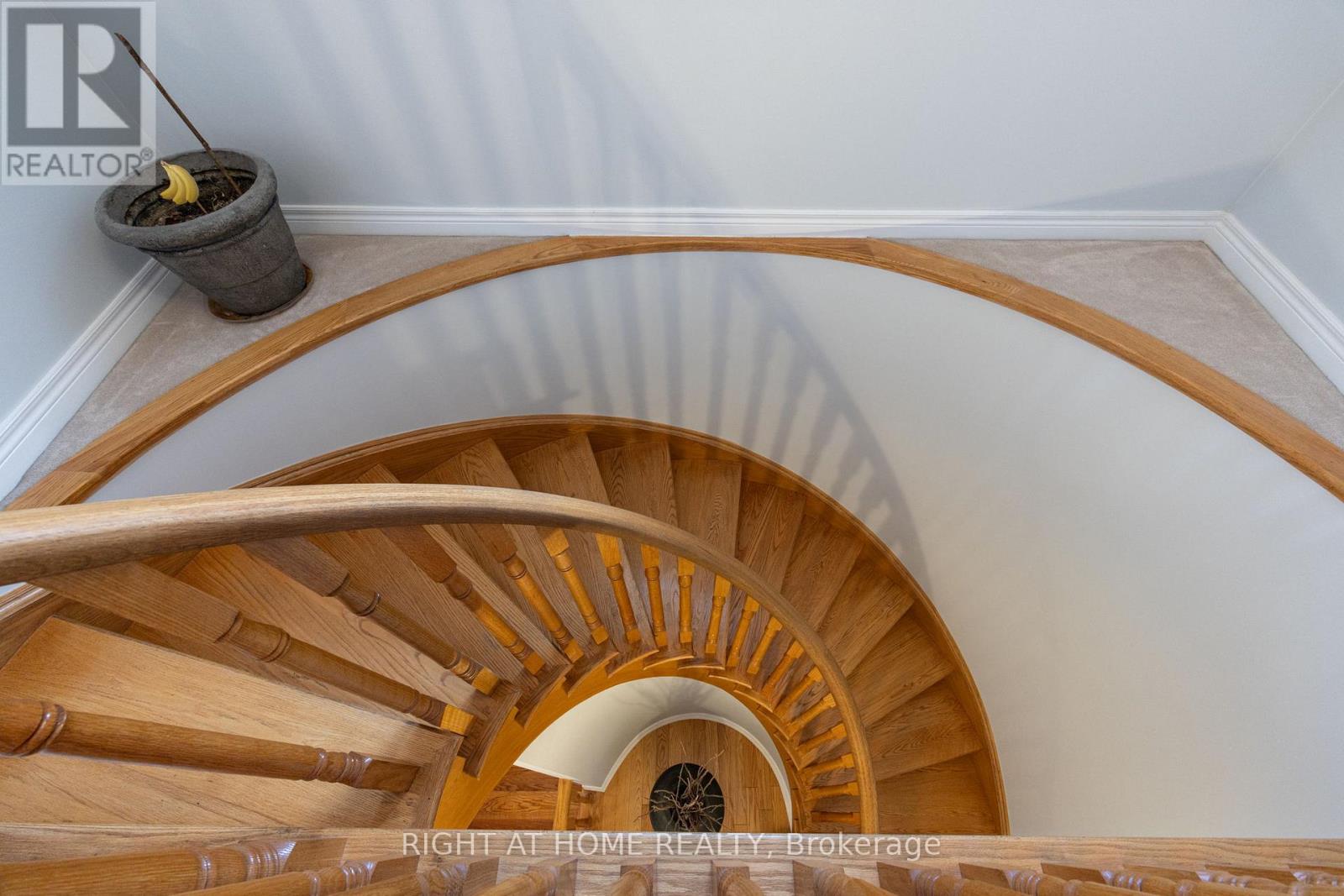 2230 Kwinter Road, Oakville, Ontario  L6M 0G1 - Photo 33 - W12881834