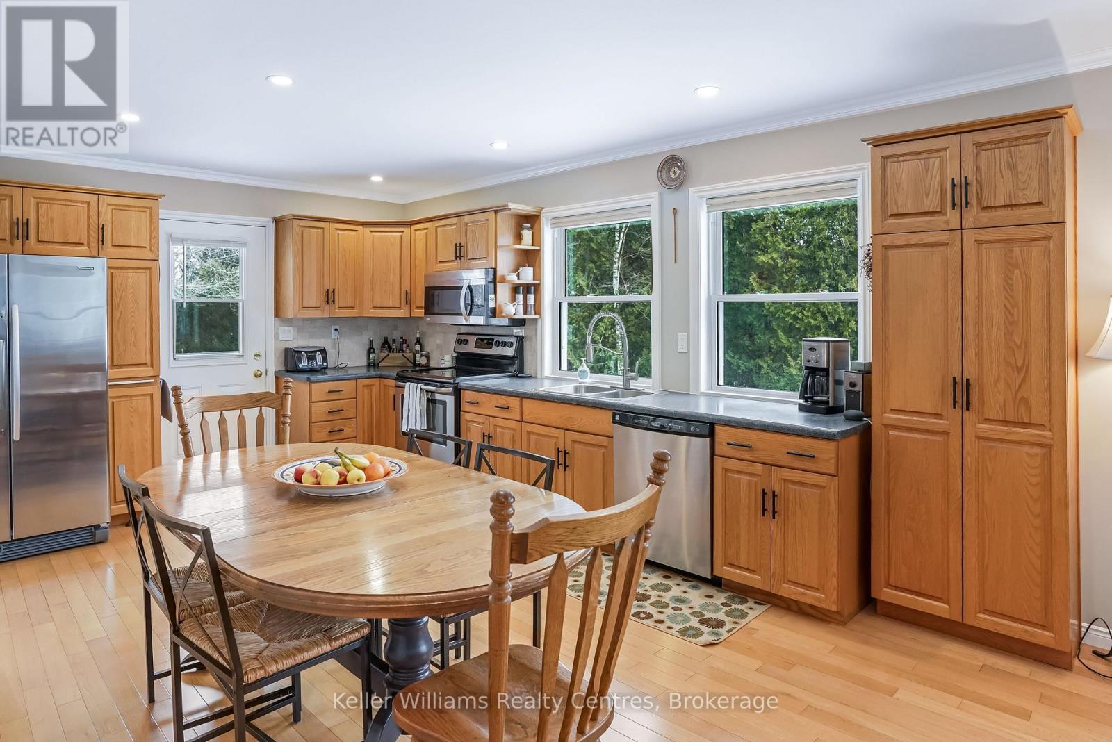 12 Twelfth Avenue, South Bruce Peninsula, Ontario  N0H 2T0 - Photo 11 - X12908146