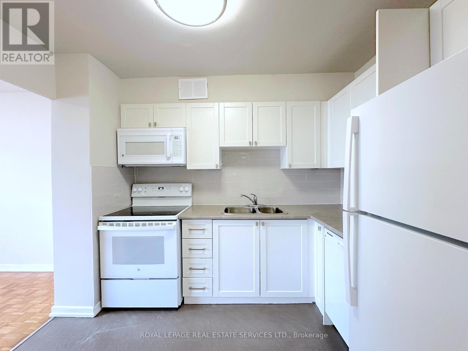 1006 - 12 Rockford Road, Toronto, Ontario  M2R 3A2 - Photo 5 - C12908118