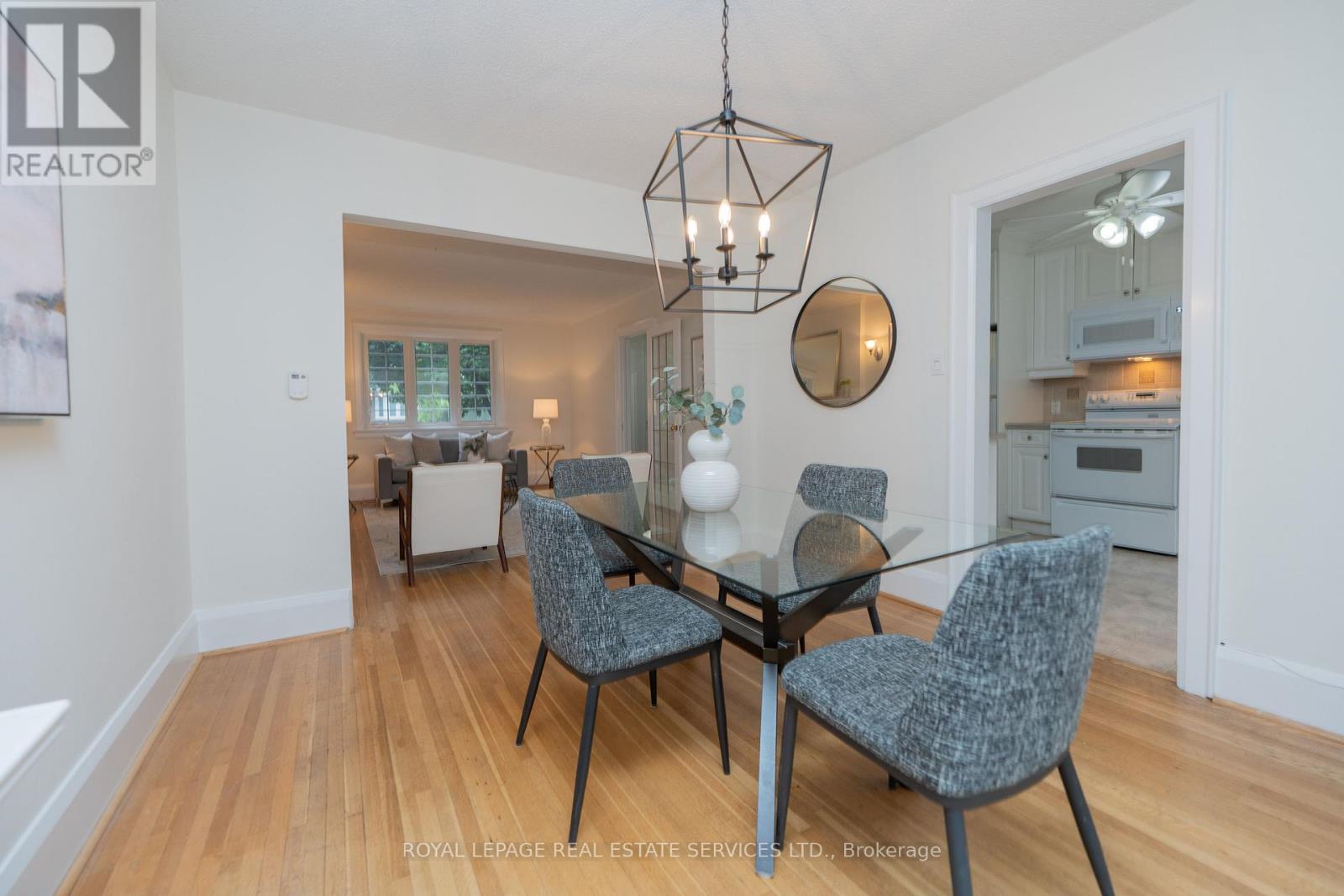 341 Old Orchard Grove, Toronto, Ontario  M5M 2E7 - Photo 14 - C12908150