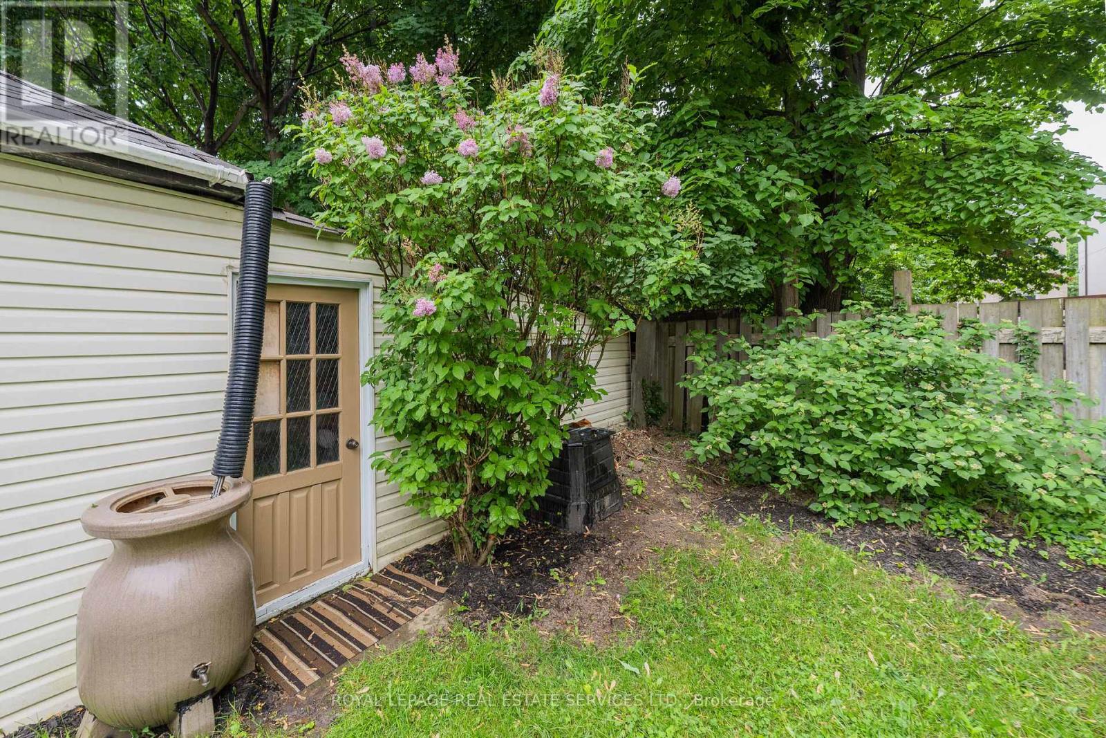 341 Old Orchard Grove, Toronto, Ontario  M5M 2E7 - Photo 48 - C12908150