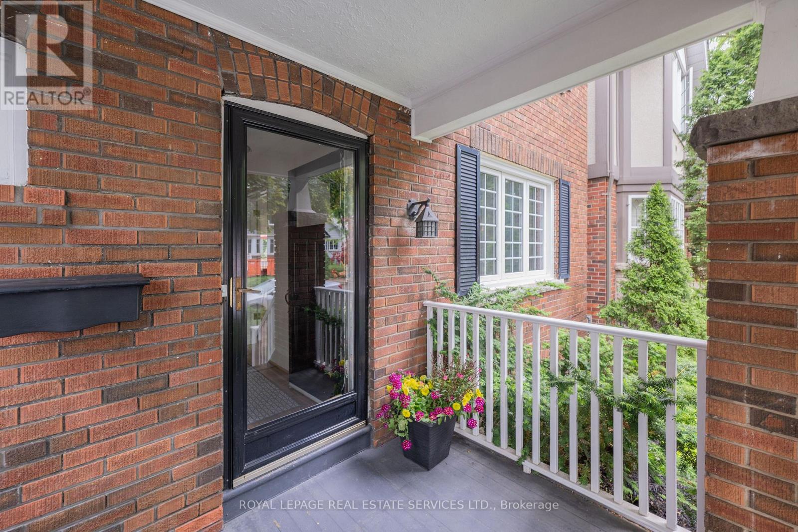 341 Old Orchard Grove, Toronto, Ontario  M5M 2E7 - Photo 6 - C12908150