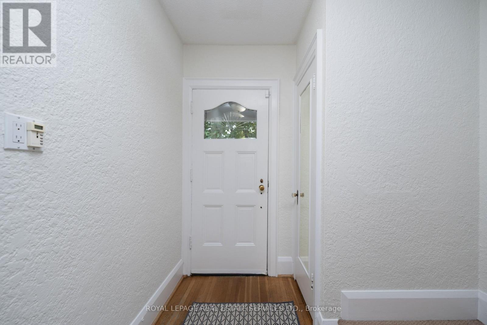 341 Old Orchard Grove, Toronto, Ontario  M5M 2E7 - Photo 7 - C12908150