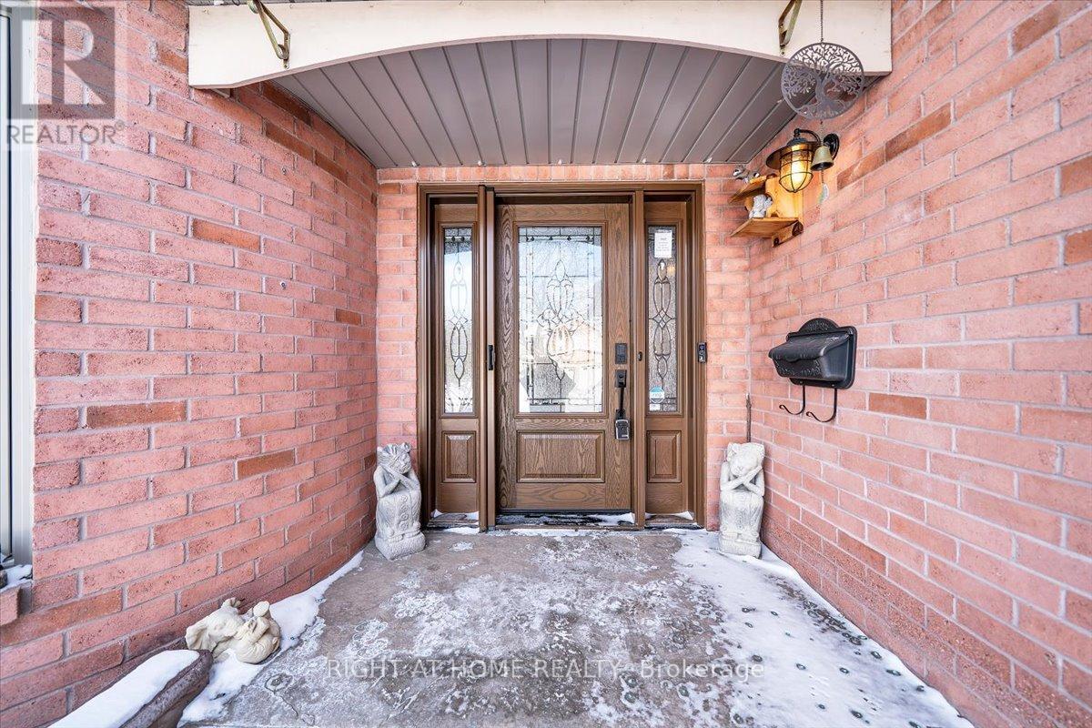 33 Willcocks Crescent, Ajax, Ontario  L1T 3L9 - Photo 3 - E12908154