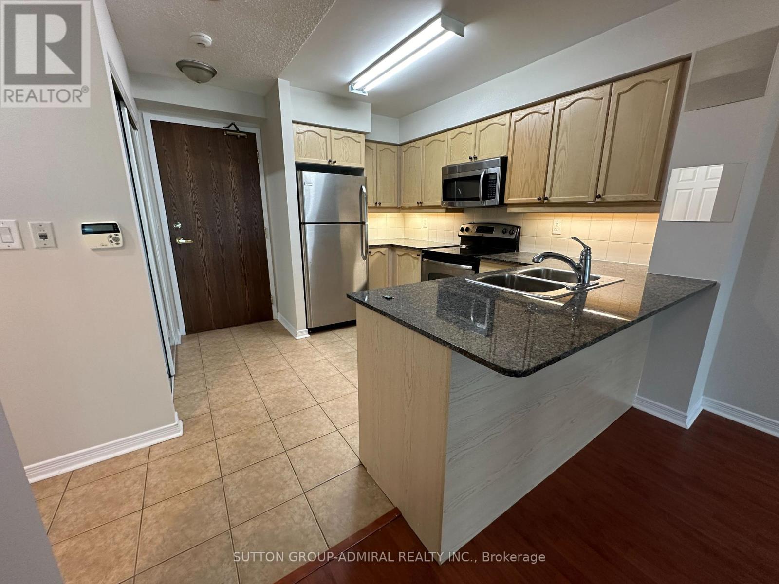 911 - 185 Oneida Crescent, Richmond Hill (Langstaff), Ontario  L4B 0B1 - Photo 11 - N12908138