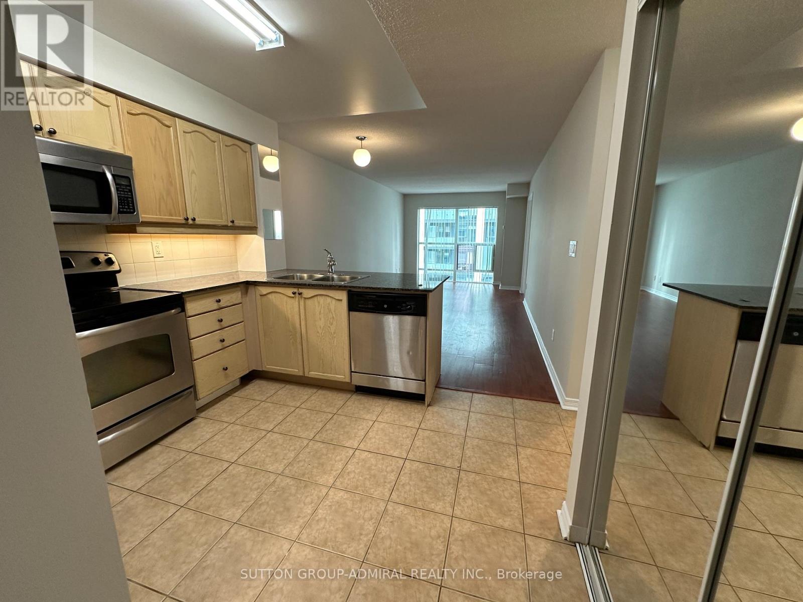 911 - 185 Oneida Crescent, Richmond Hill (Langstaff), Ontario  L4B 0B1 - Photo 9 - N12908138