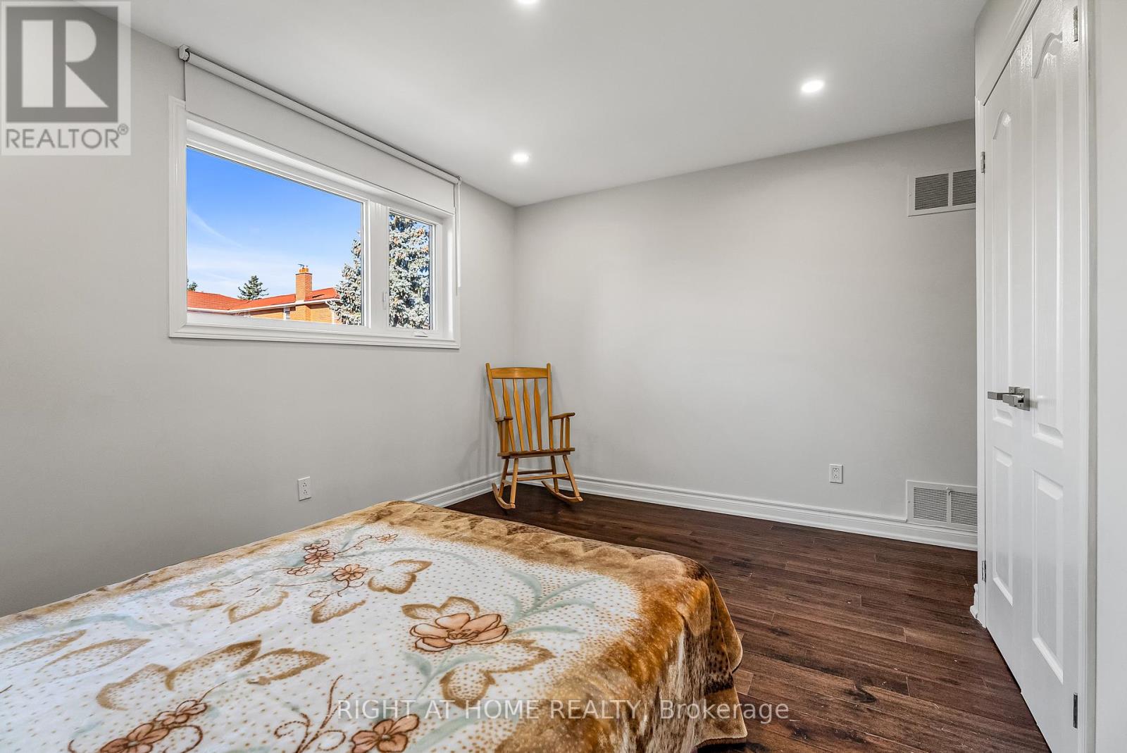 373 Firglen Ridge, Vaughan, Ontario  L4L 1N6 - Photo 24 - N12908178