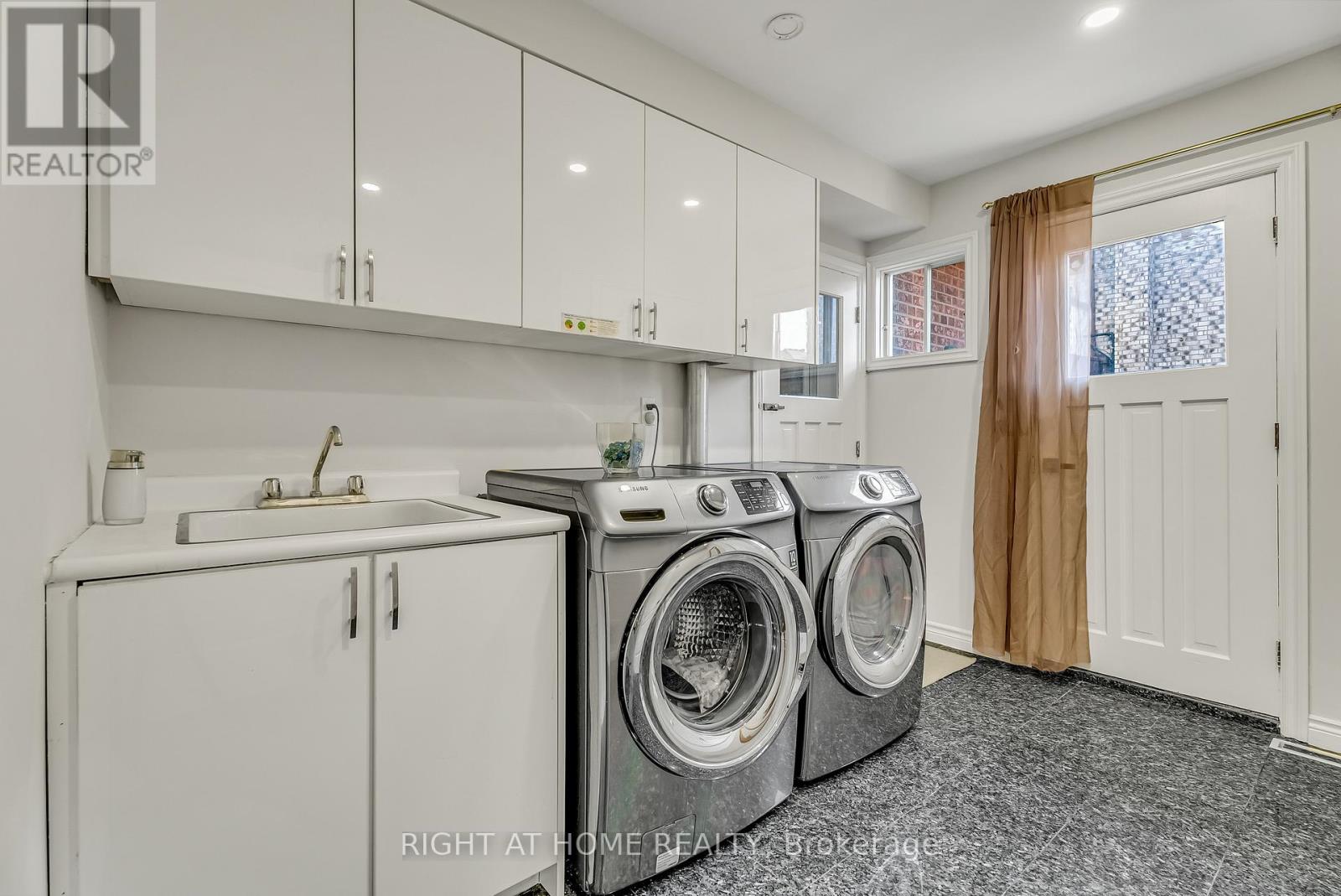 373 Firglen Ridge, Vaughan, Ontario  L4L 1N6 - Photo 26 - N12908178