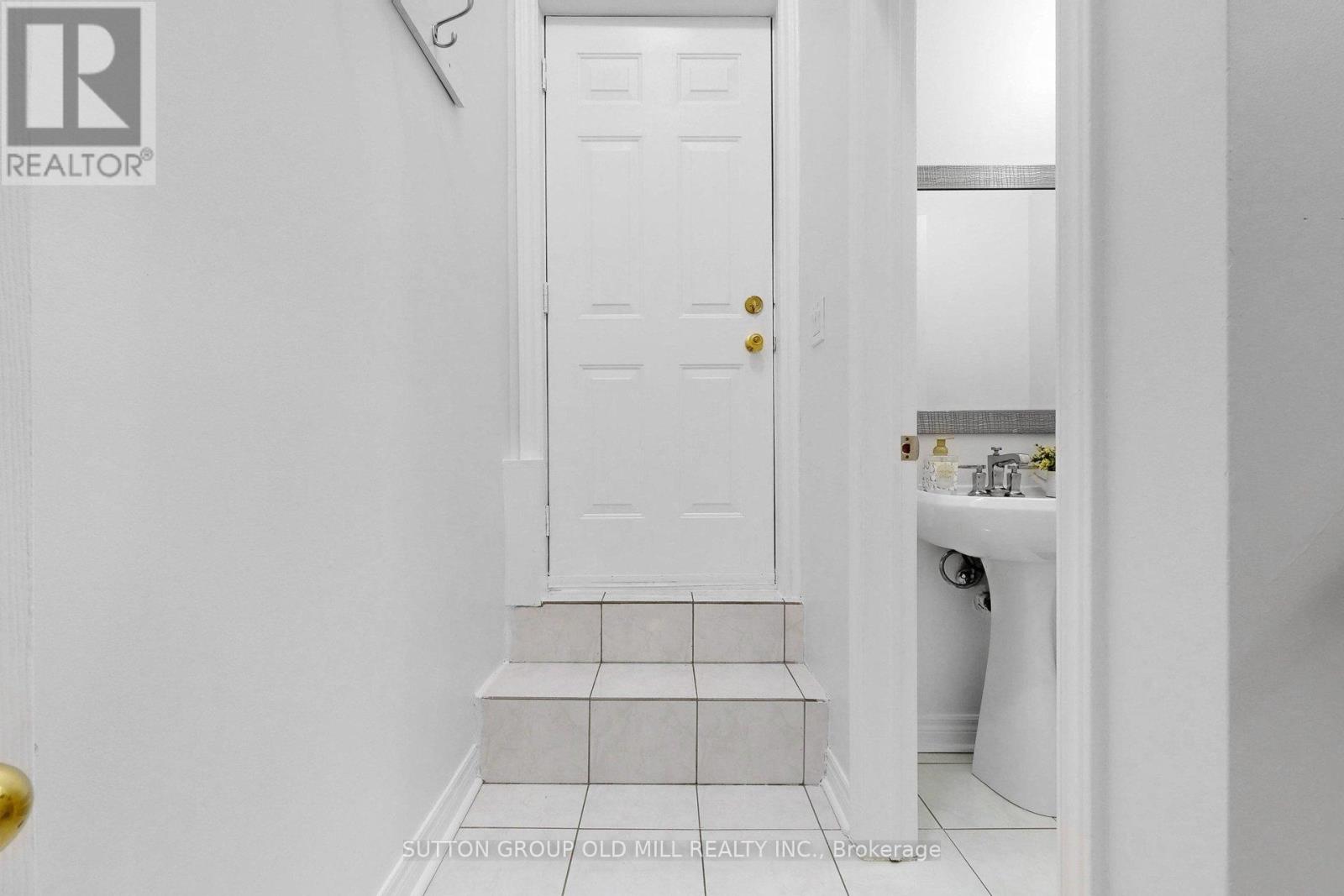 84 Fountainbridge Drive, Caledon, Ontario  L7E 1V6 - Photo 15 - W12908130