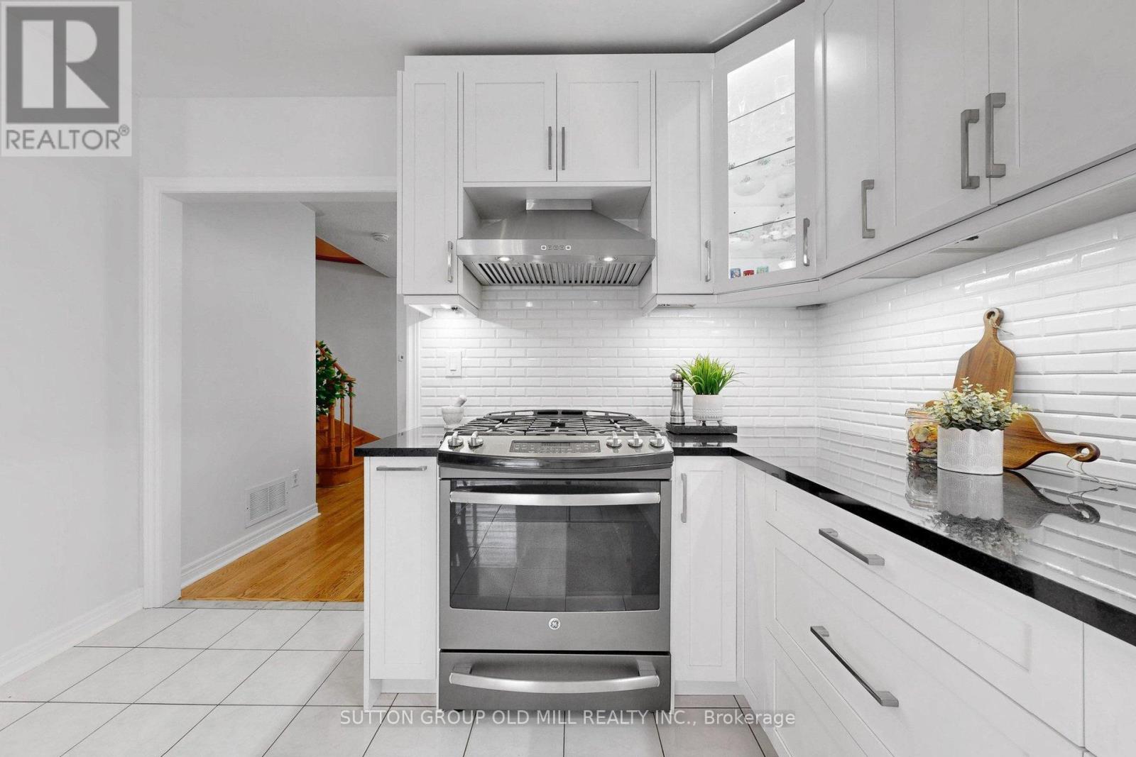 84 Fountainbridge Drive, Caledon, Ontario  L7E 1V6 - Photo 8 - W12908130