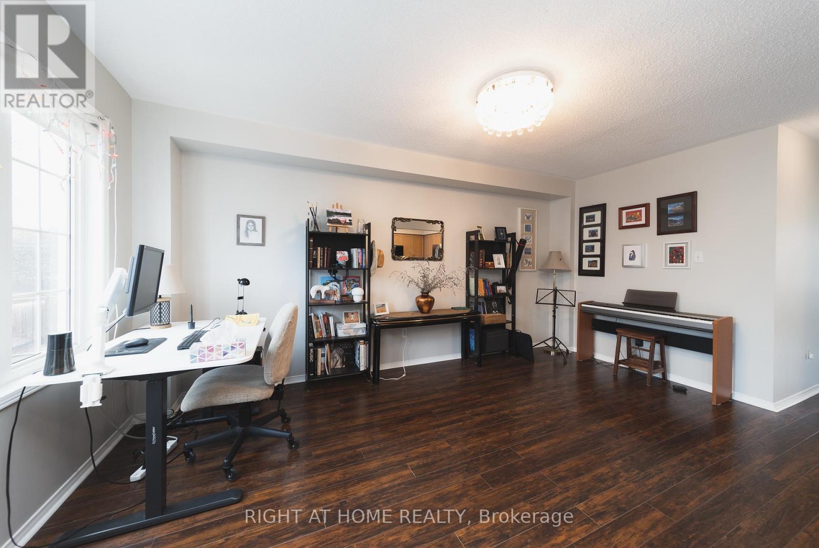 1251 Lamont Crescent, Milton, Ontario  L9T 6W4 - Photo 10 - W12908180