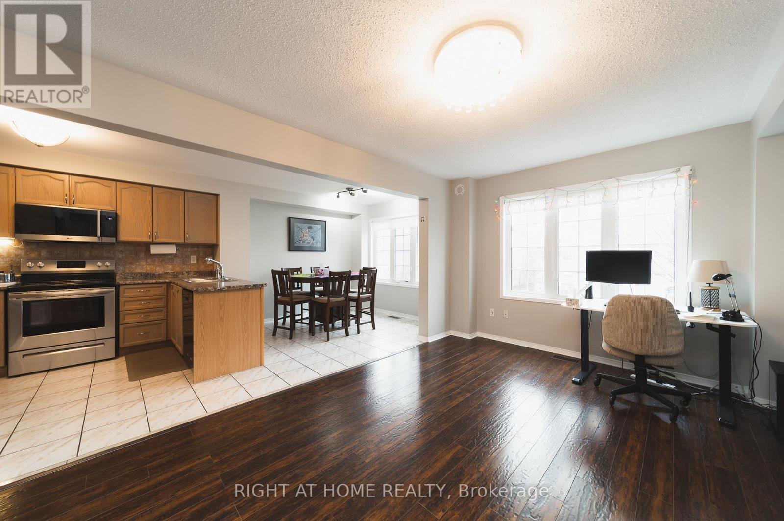 1251 Lamont Crescent, Milton, Ontario  L9T 6W4 - Photo 11 - W12908180