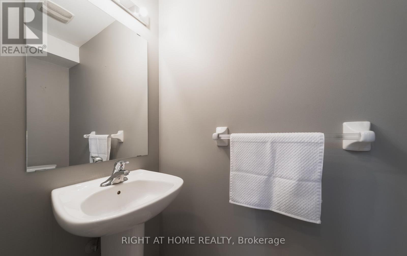 1251 Lamont Crescent, Milton, Ontario  L9T 6W4 - Photo 14 - W12908180