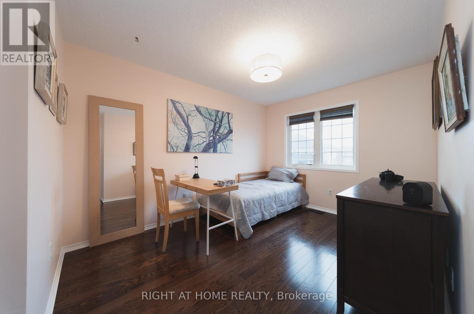 1251 Lamont Crescent, Milton, Ontario  L9T 6W4 - Photo 22 - W12908180