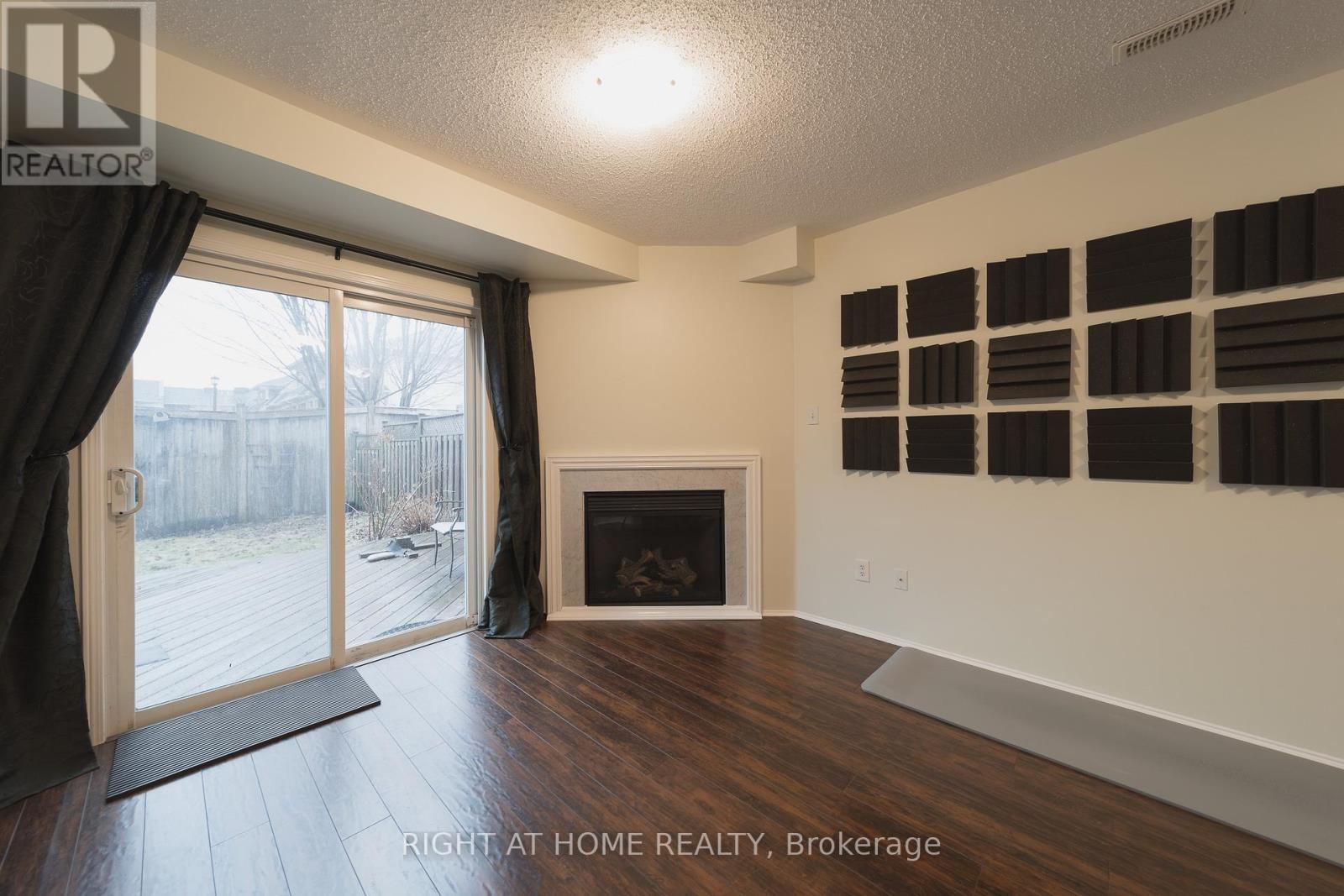 1251 Lamont Crescent, Milton, Ontario  L9T 6W4 - Photo 25 - W12908180