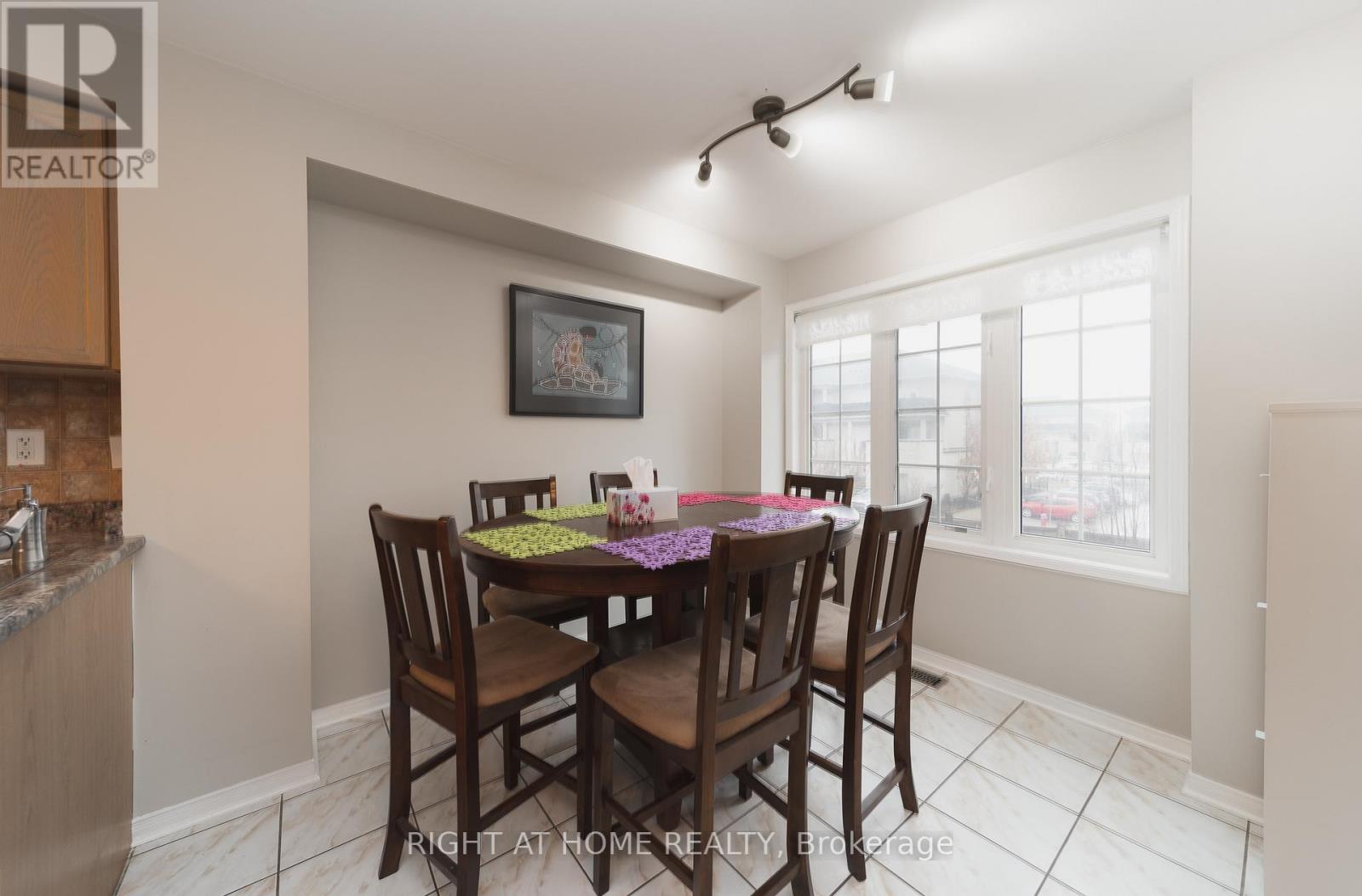 1251 Lamont Crescent, Milton, Ontario  L9T 6W4 - Photo 8 - W12908180