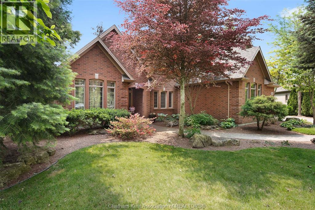 MLS# 26005877: 50 St Andrews PLACE, Chatham, Canada